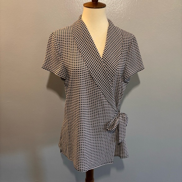 NWT Adrianna Papell Tie Front Top - Picture 1 of 8